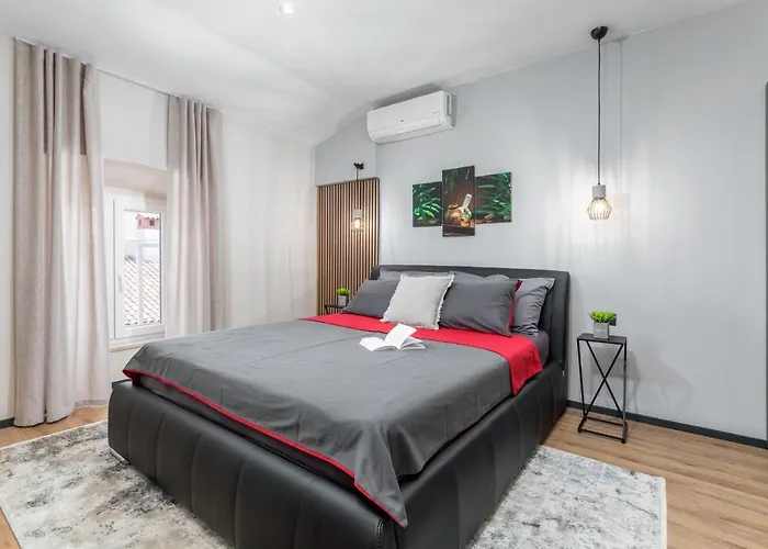 Modern & Warm Near Arena Apartman Pula